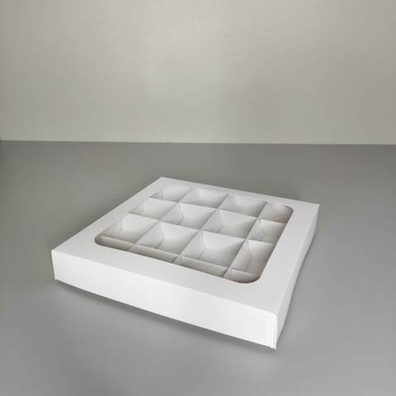 Коробка для конфет 16 шт с окном белая, ячейка 5х5см, 20х20х3 см