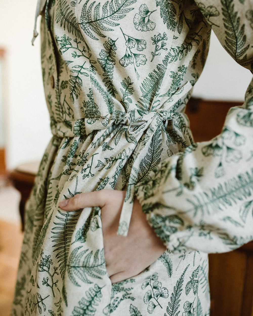 Платье с кружевом длинное