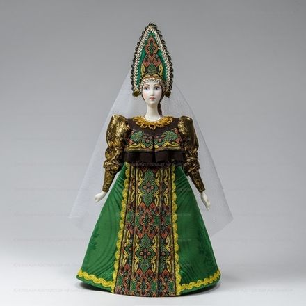 Сувенирная кукла в высоком кокошнике с фатой