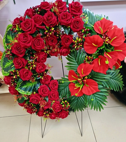 Кольцо большое с бордовыми бархатными розами и каллами . Арт Ф 001