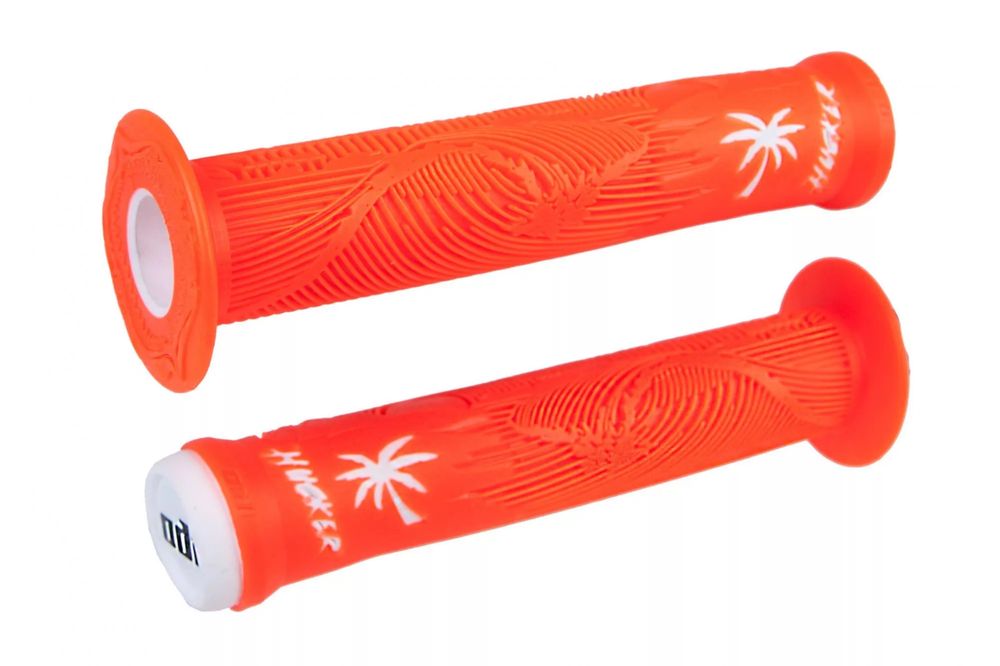 Грипсы ODI HUCKER оранжево-белые, антипроскальзывающий материал, с пластиковыми грипстопами, 160мм.