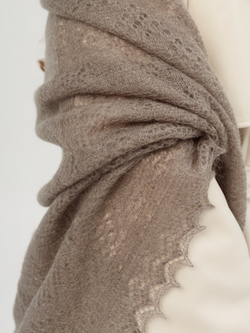Оренбургский пуховый платок-паутинка А160-03 серый