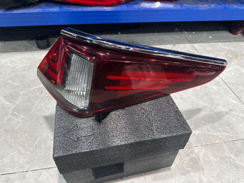 Задний фонарь Lexus ES260/ES300 / оригинал,