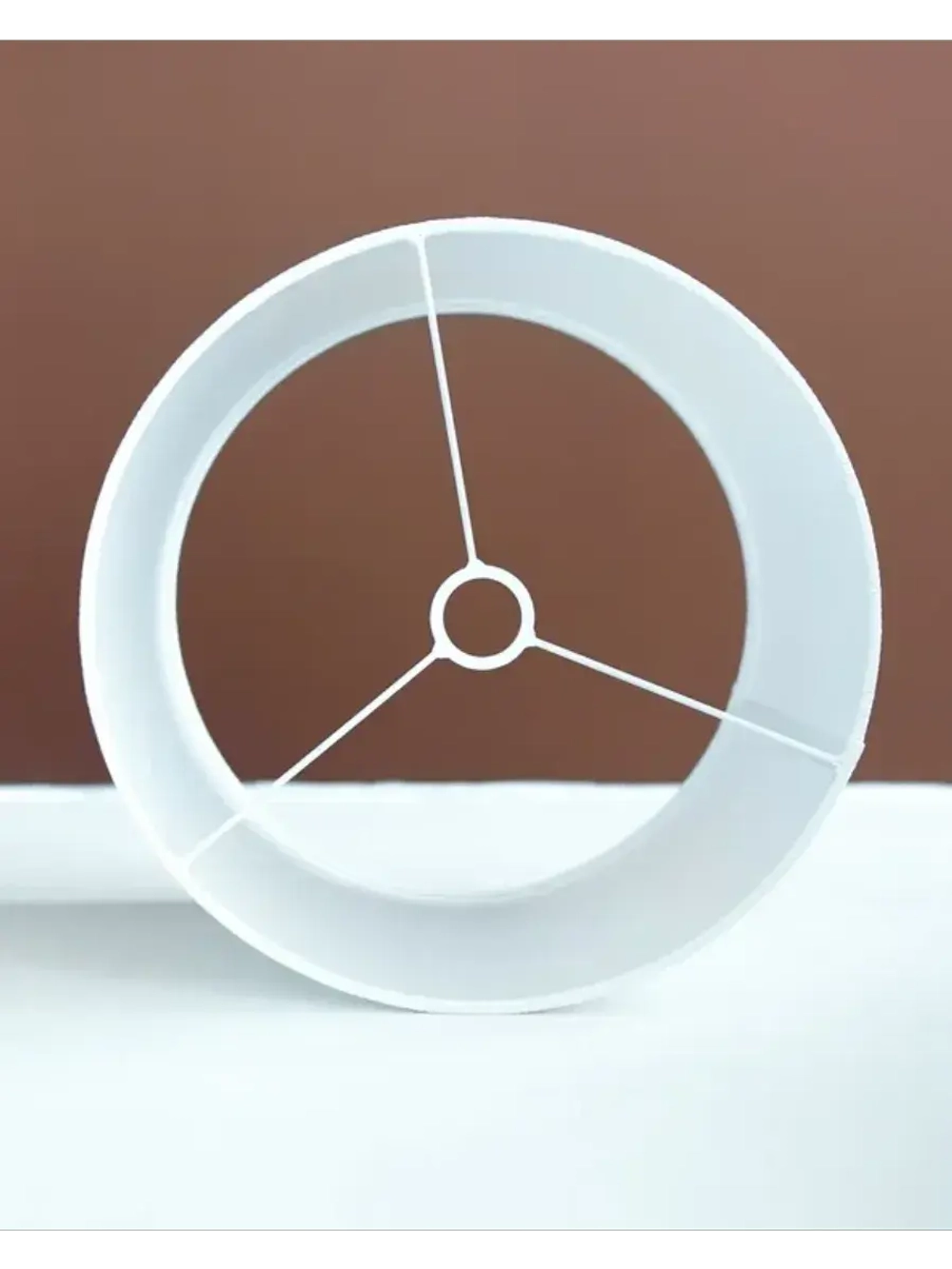 Торшер напольный с абажуром в гостиную современный