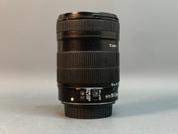 Canon EF-S 18-135 mm f/3.5-5.6 IS