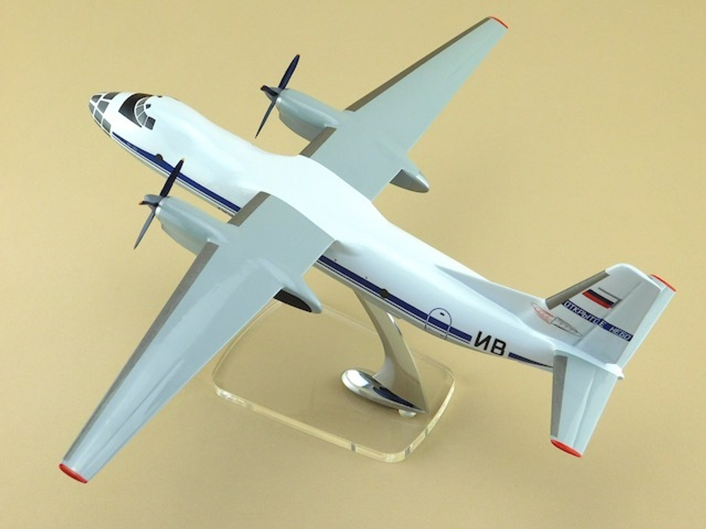 Модель самолета Ан-30 (М1:72, Открытое небо)