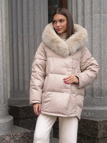 Бежевый пуховик с капюшоном и мехом песца