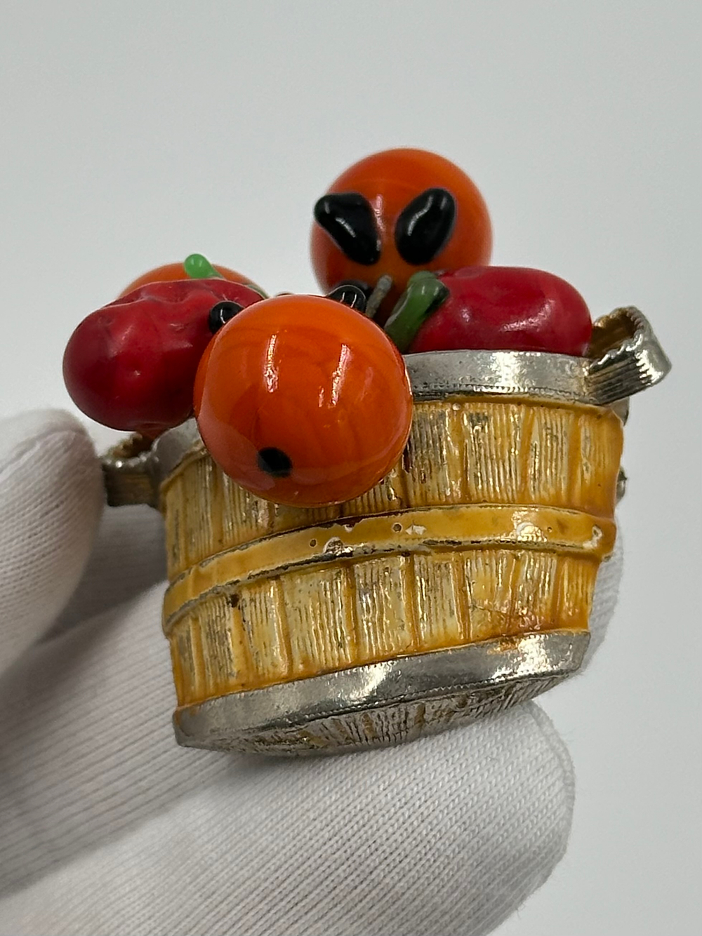 Брошь Фрукты HAR