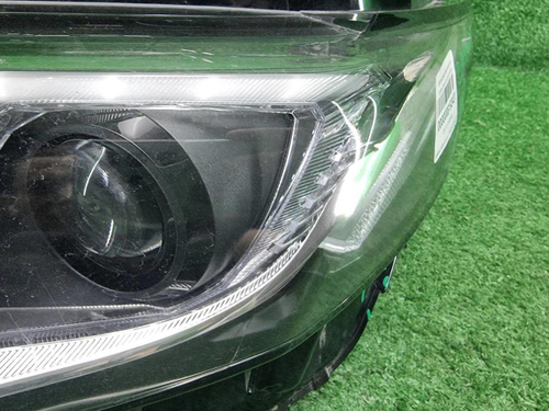 Битая Фара левая Toyota Camry xv70 (2017-н.в.) LED