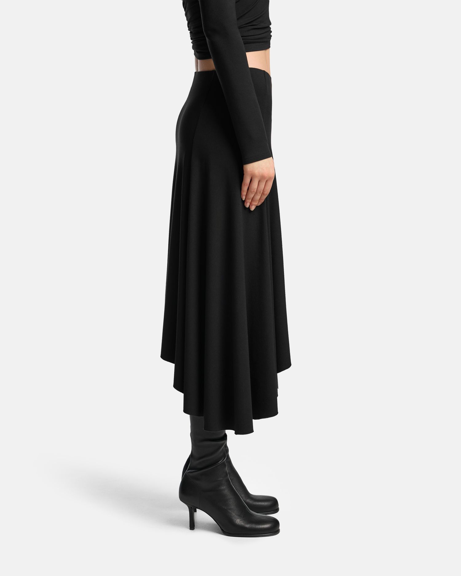 ЮБКА С РЕЛЬЕФАМИ ИЗ ТРИКОТАЖА