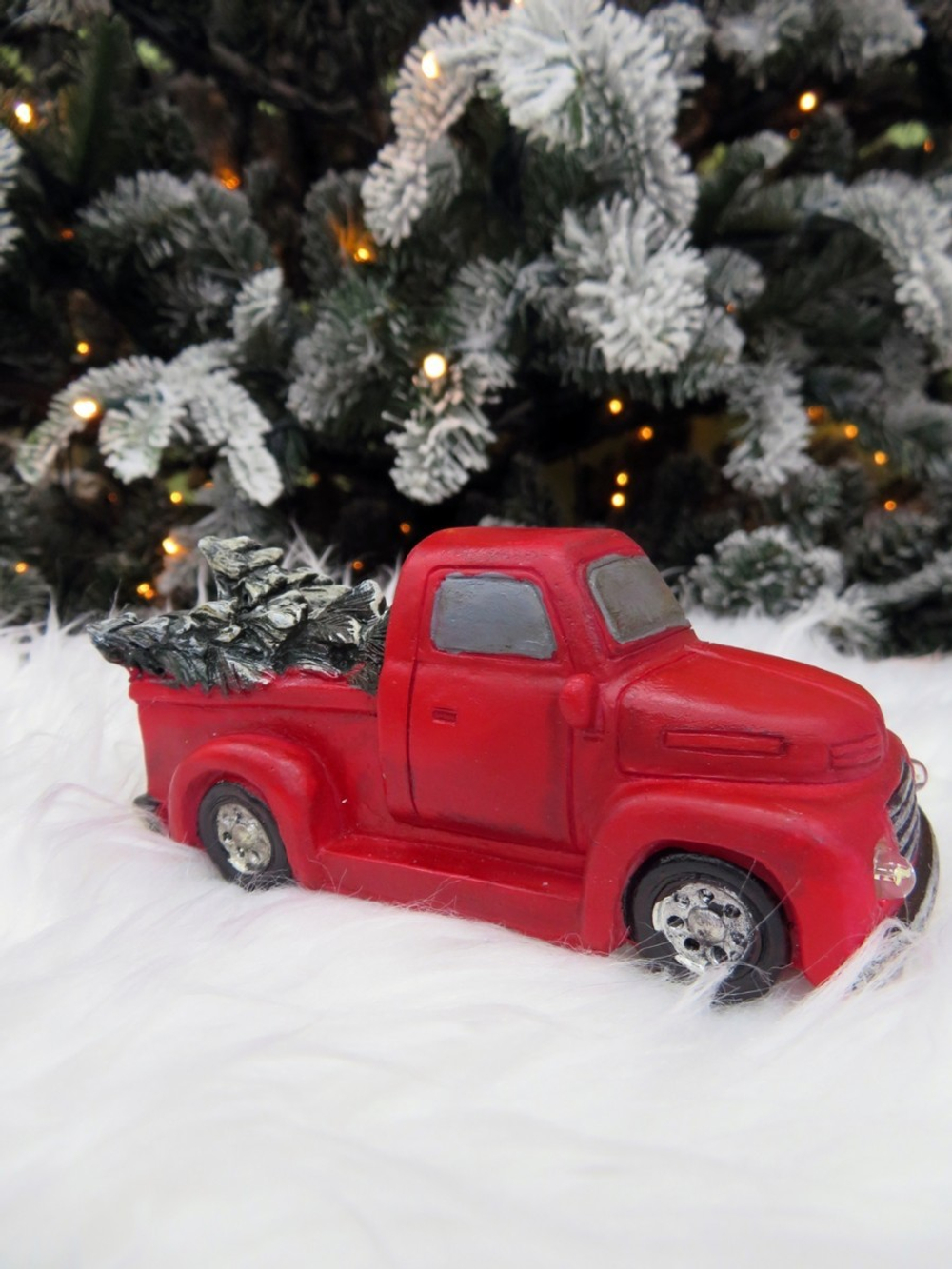 Грузовик с елкой 12х5.5х5см Luville Collectables красная в ассортименте 2 вида