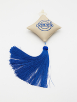 Ромб объемный на присоске VOLVO (экокожа, бежевый, синяя вышивка, кисть)