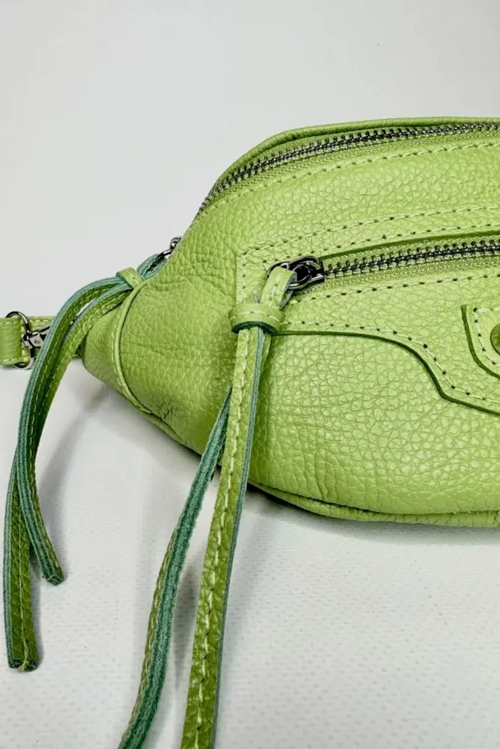 Сумка кросс-боди из натуральной кожи цвета лайм