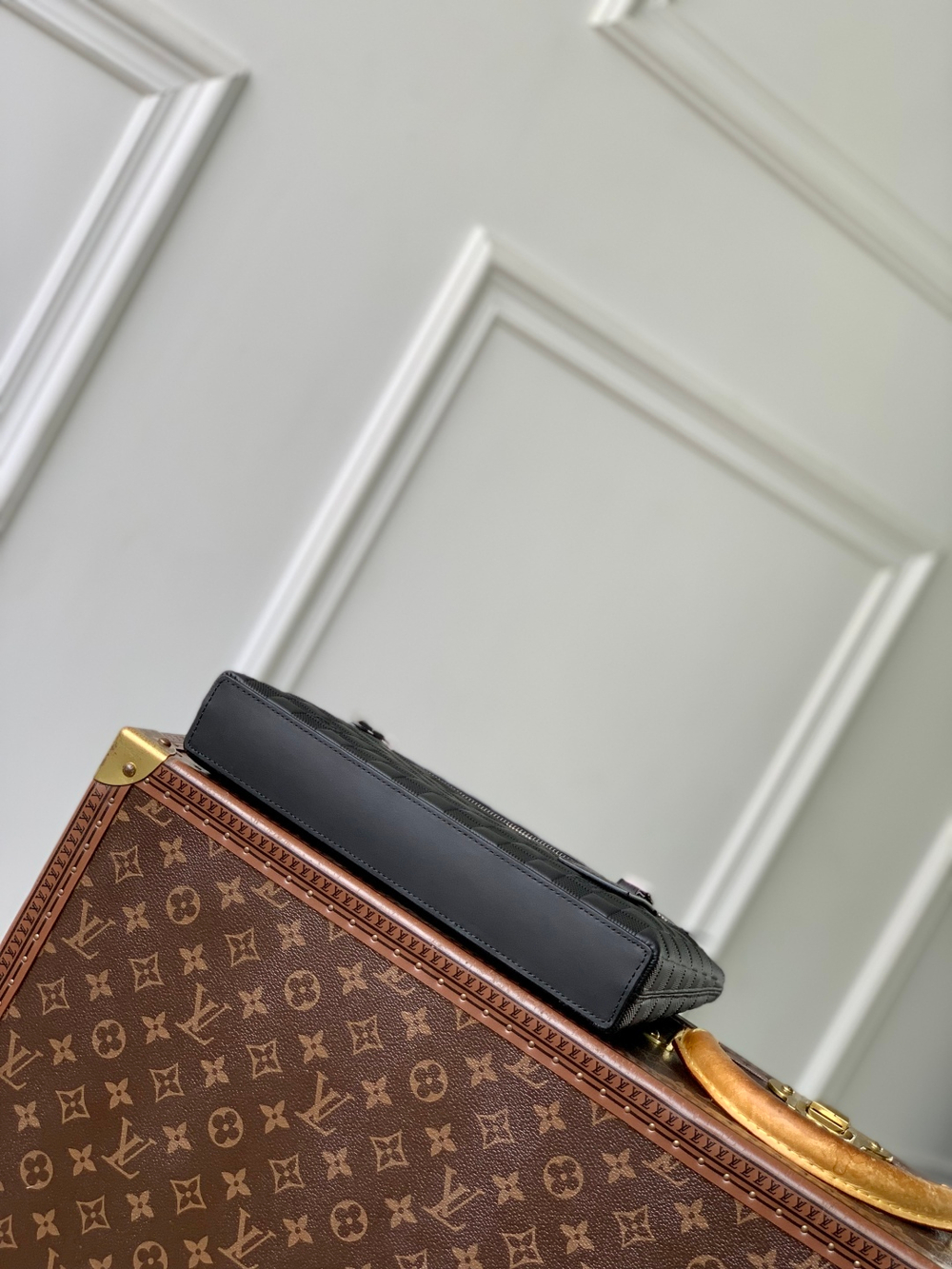 Louis Vuitton Takeoff Pouch