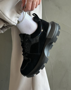 Кроссовки из натуральной замши