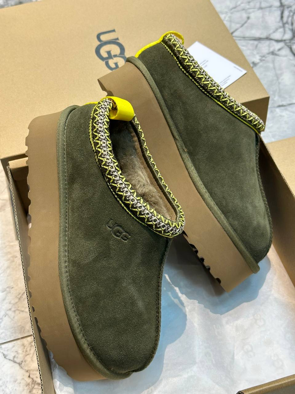 UGG