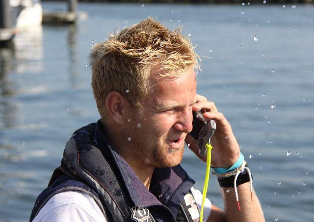 Водонепроницаемый чехол Aquapac для iPhone со шнурком  Ap098