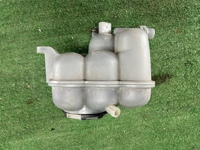 Бачок расширительный Audi Q7 2 (2015-н.в.)