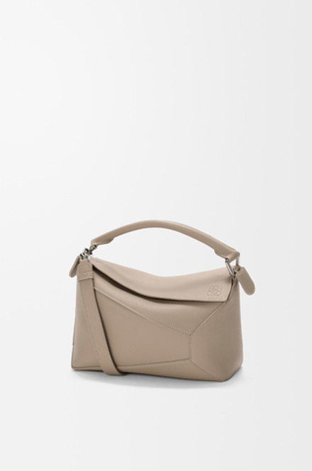 Loewe Маленькая сумка Puzzle Edge из мягкой зернистой телячьей кожи, цвет глины