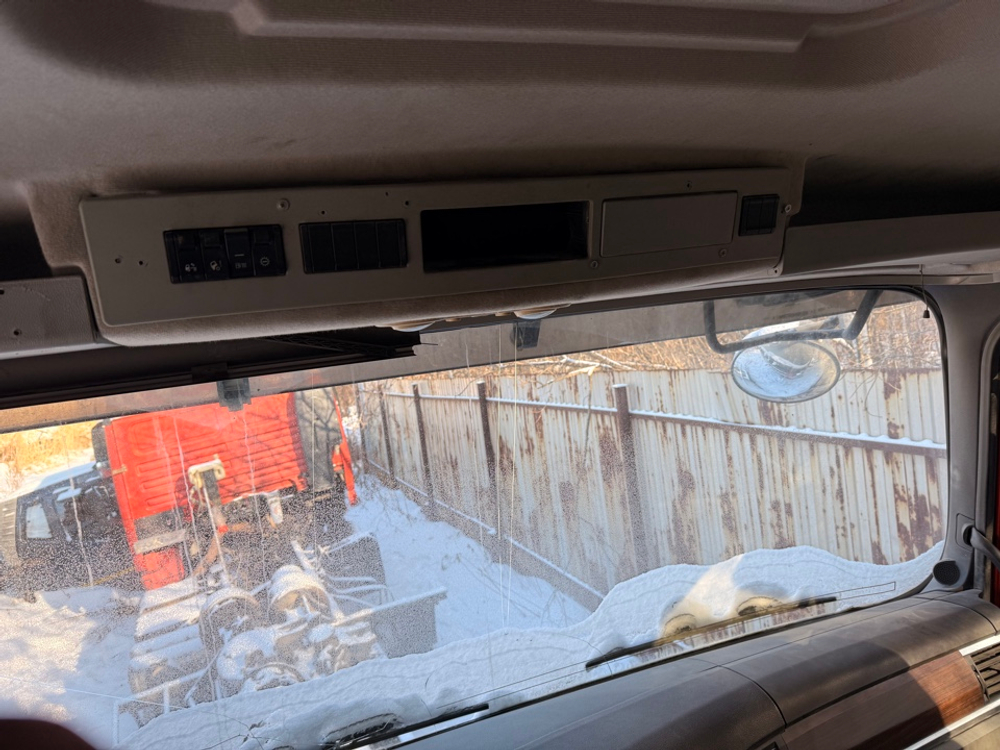 Shacman (Shaanxi) SX* 6x6 Седельный тягач SX42586V385 (Дизельный, 11,6 л, 423 л.с., МТ)