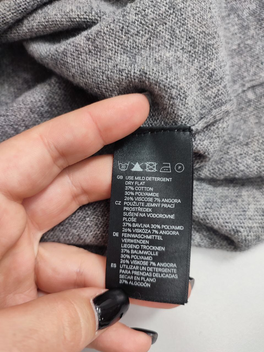 Платье H&M лаконичное 42 размер