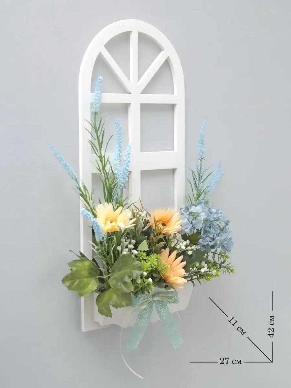 Панно на стену для интерьера "Окно с цветами"