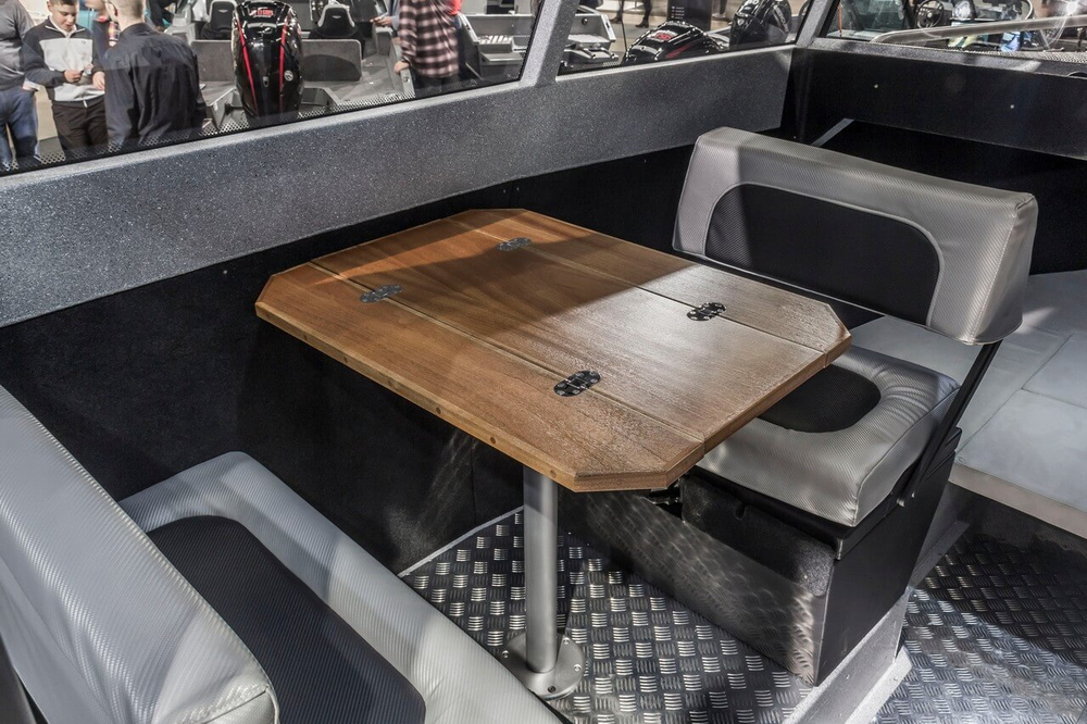 Катер Volzhanka VOYAGER 700 Cabin