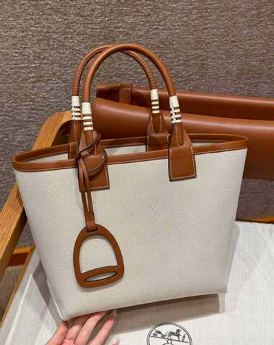 Hermes Steeple 28 cm