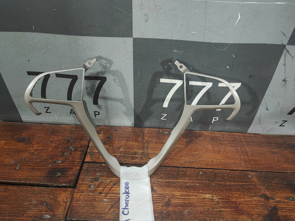 Накладка руля Jeep Grand Cherokee (WK2) Б/У Оригинал 5QV36GFAAA