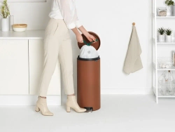 Brabantia NewIcon Контейнер для минеральных отходов с корицей, 30 л.