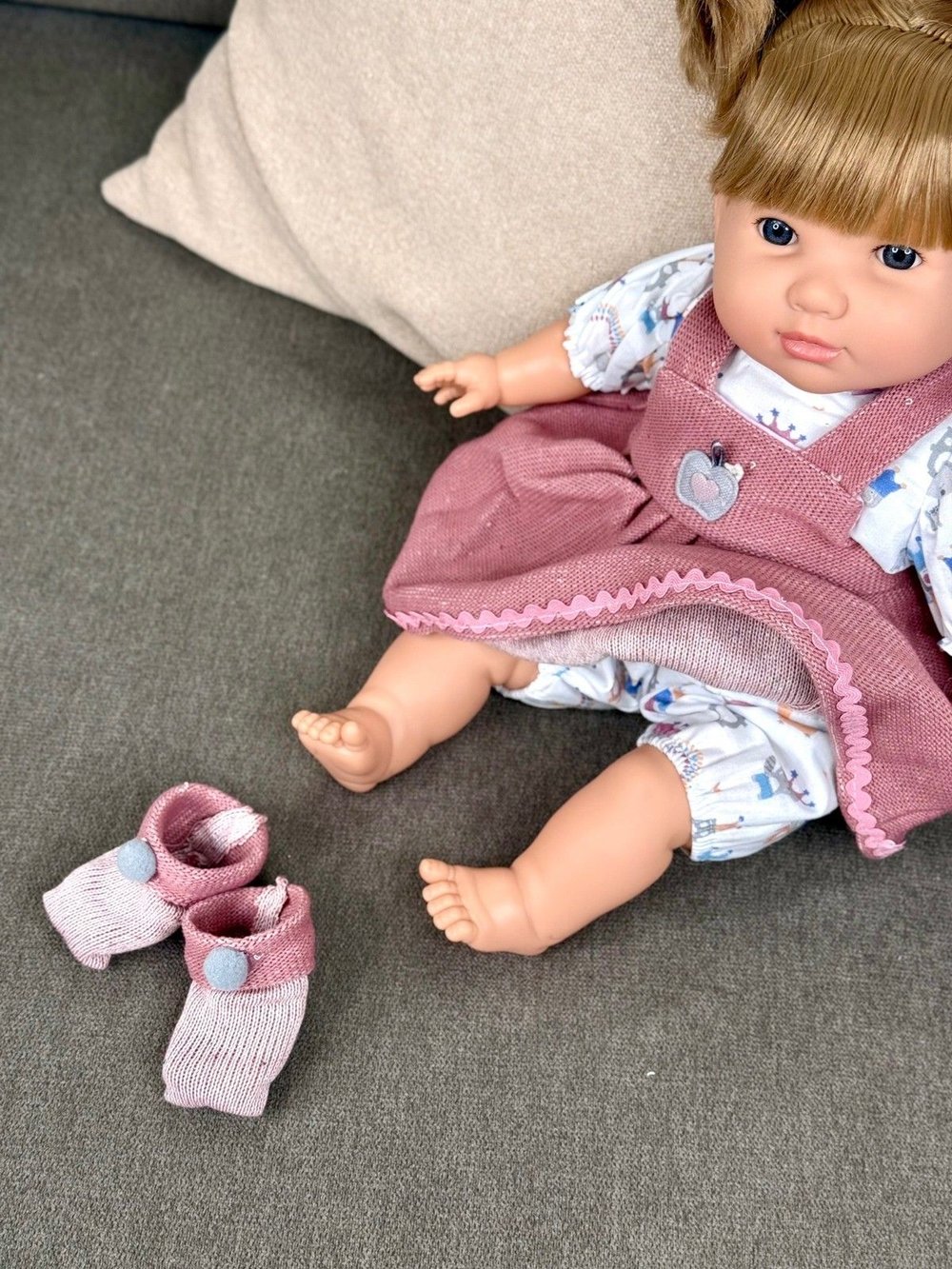 Кукла Berbesa мягконабивная 42см Sandra (4426S)