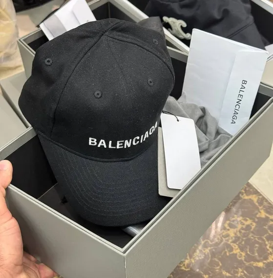 Бейсболка Balencaga, черный