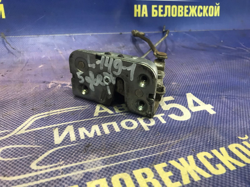 Замок багажника MITSUBISHI PAJERO 1990
