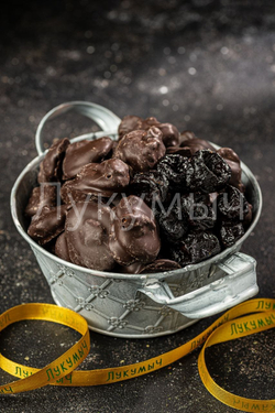Чернослив в темной кондитерской глазури 100г