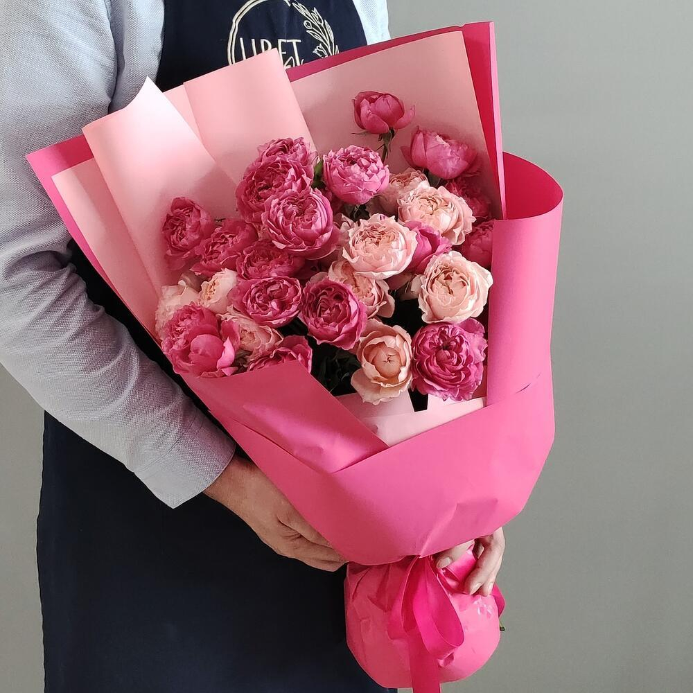 Букет пион кустовых роз