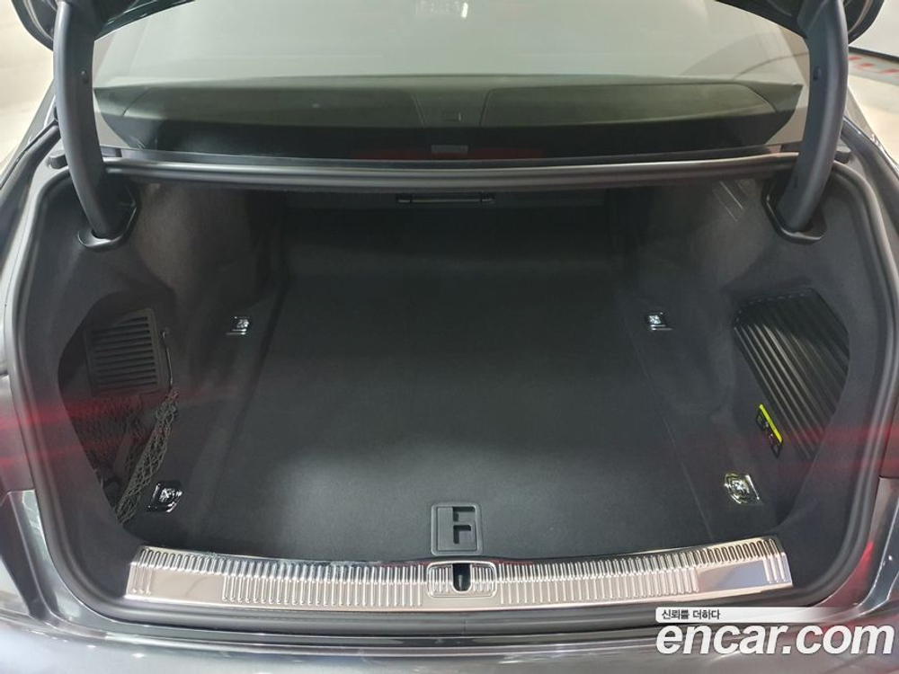 Audi A8 (D5) 55 TFSI Quattro LWB (12.2022)