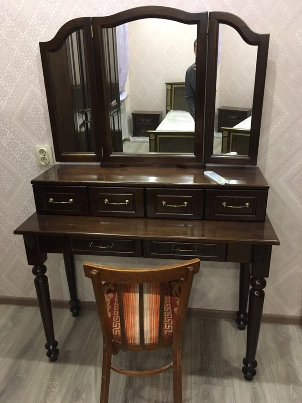 Дамский столик Оливия