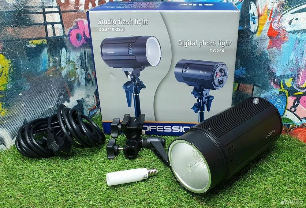 Студийный осветитель Qihe DGS 110