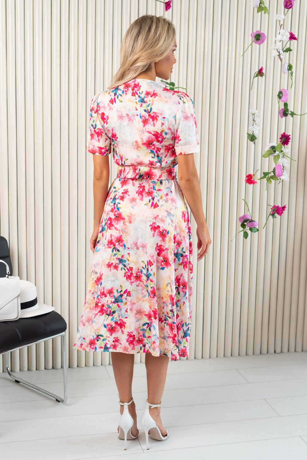 Платье с акварельными цветами из вискозы