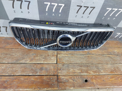 Решетка радиатора Volvo XC40 17-нв Б/У Оригинал 31479415