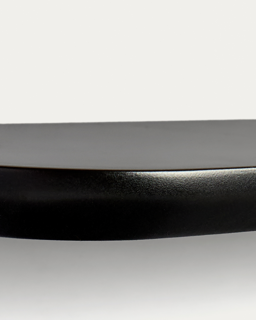 Комплект из 2 полок Arely из МДФ с черным лаковым покрытием, 35 см/55 см