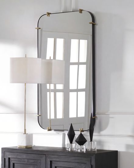 Настенное зеркало в раме “Пали”