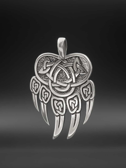 Фотография кулона из серебра в виде медвежьей лапы с печатью велеса оберег талисман