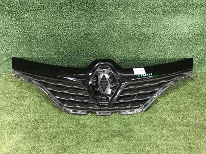 Решетка радиатора Renault Kaptur (2016-2020)