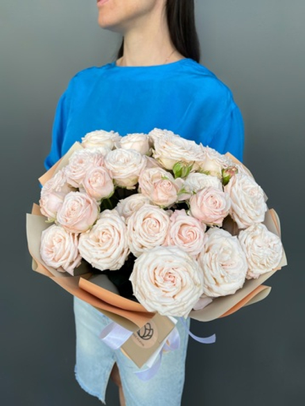 Монобукет пионовидных кустовых роз