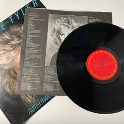 Винтажная виниловая пластинка LP Bonnie Tyler, Faster Than The Speed Of Night (США 1983)