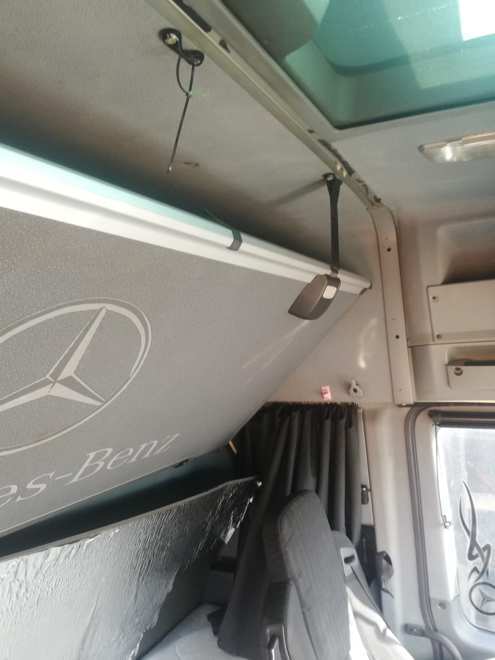 Mercedes-Benz ACTROS 4x2 Седельный тягач 1844 LS (Дизельный, 11,9 л, 435 л.с., АТ)