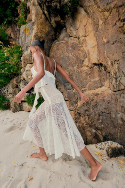 ZARA КРУЖЕВНОЙ ТОП С ВОЛАНАМИ, БЕЛЫЙ