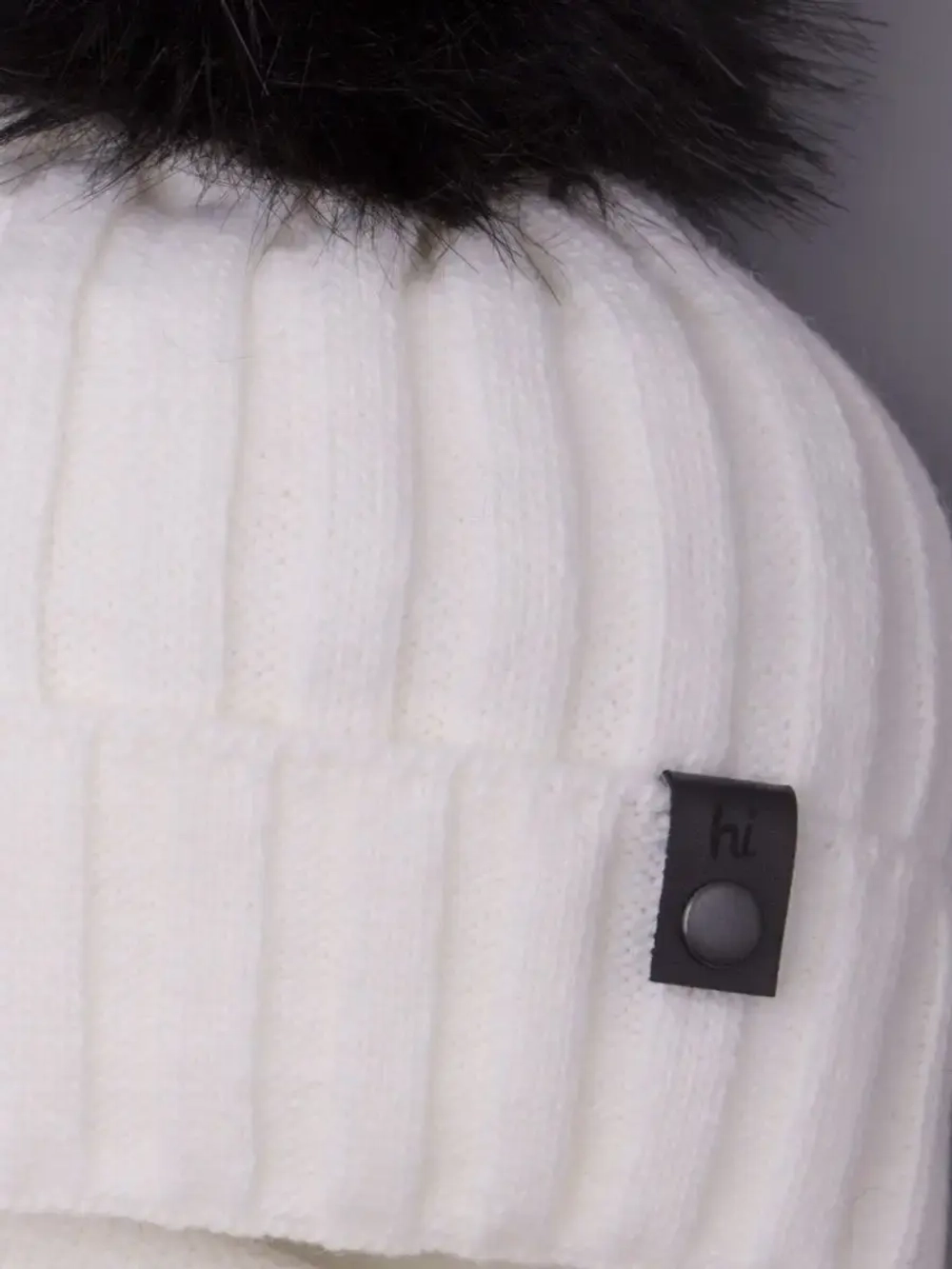 Шапка детская зимняя вязаная с помпоном и снуд