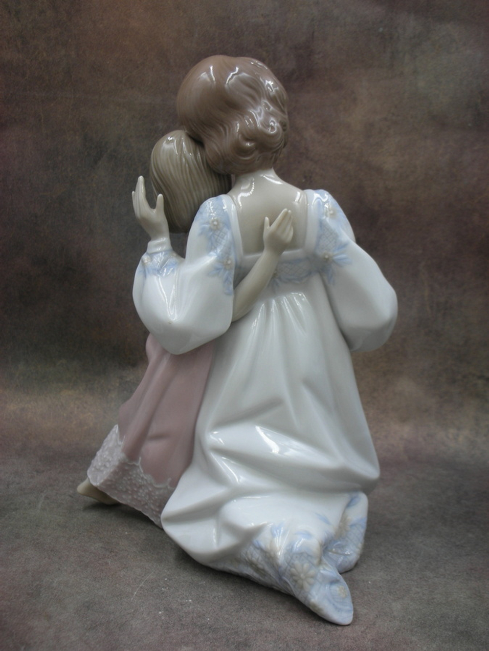 Статуэтка. Фарфор. Спокойной ночи, мама и дочка. Lladro. Испания